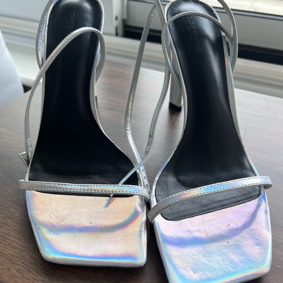 TONY BIANCO SILVER HEELS - SIZE 9.5 - Picture 2 of 5